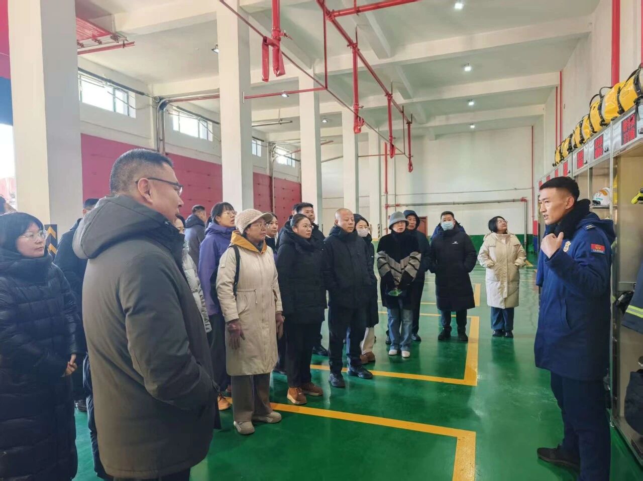 综合保障中心党支部、盟现代畜牧业试验区党支部联合盟人社局机关党支部开展“走进消防蓝 教育零距离”主题党日活动