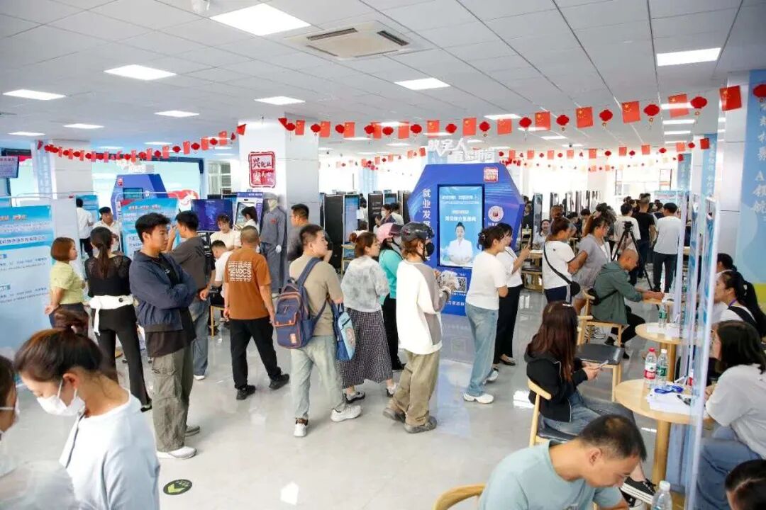 【人社动态】走访送政策“把脉问诊” 精准办招聘“引凤入巢”